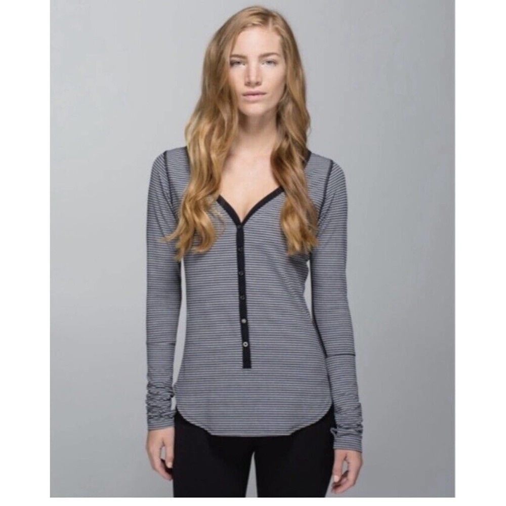 Lululemon Awesoma Henley Long Sleeve Shirt Black/‎ Gray Size 4